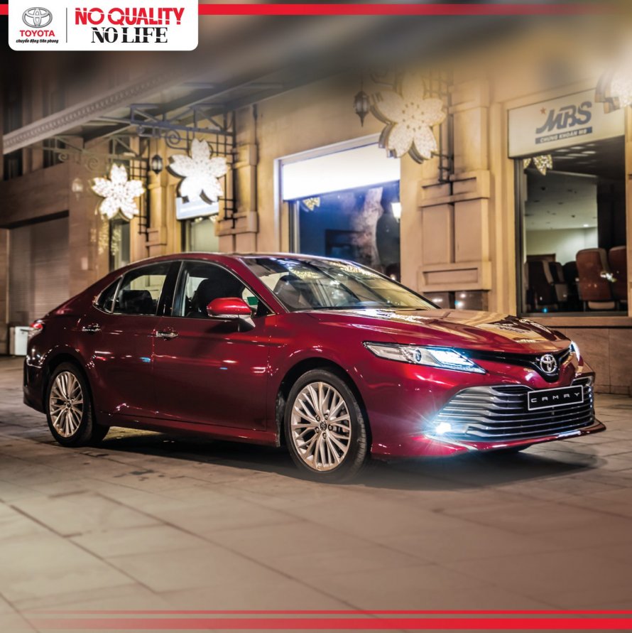 Тойота Camry 2020