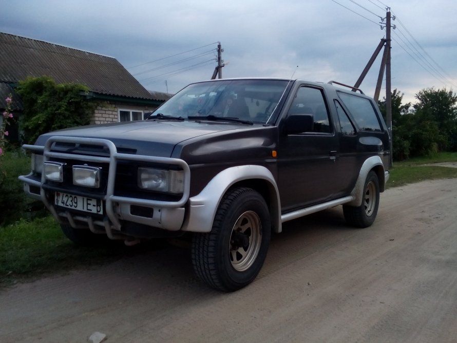 Nissan Terrano 90