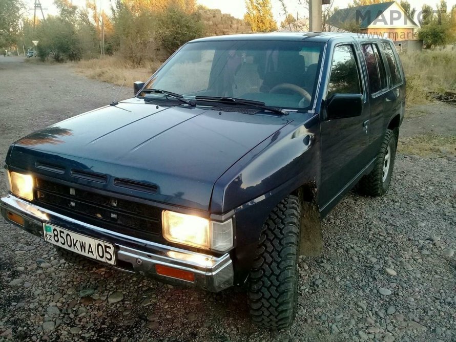 Nissan Terrano 1990