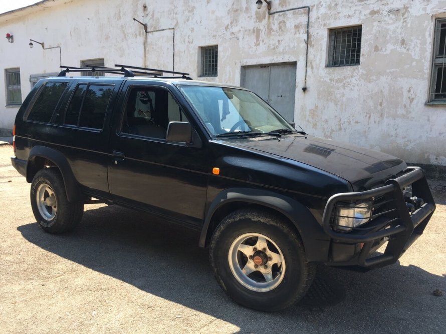 Nissan Terrano 1 внедорожник
