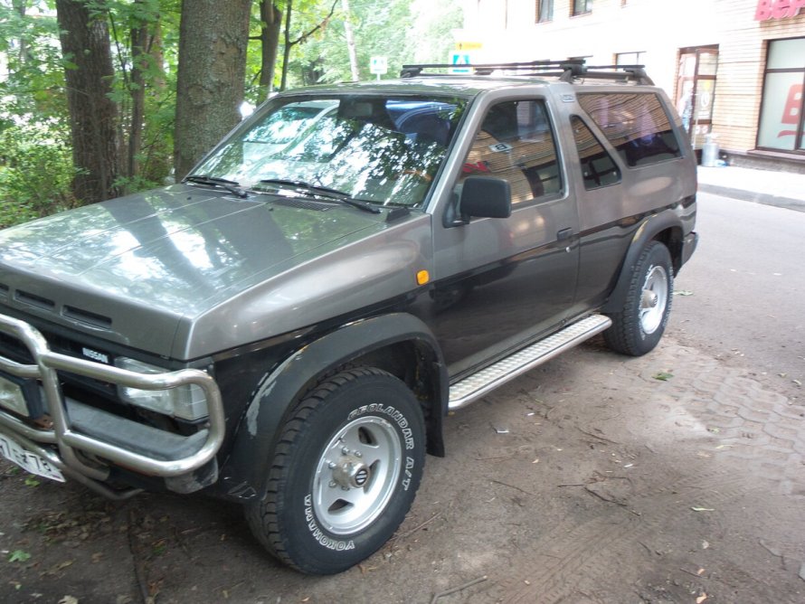 Ниссан Террано 1989 года