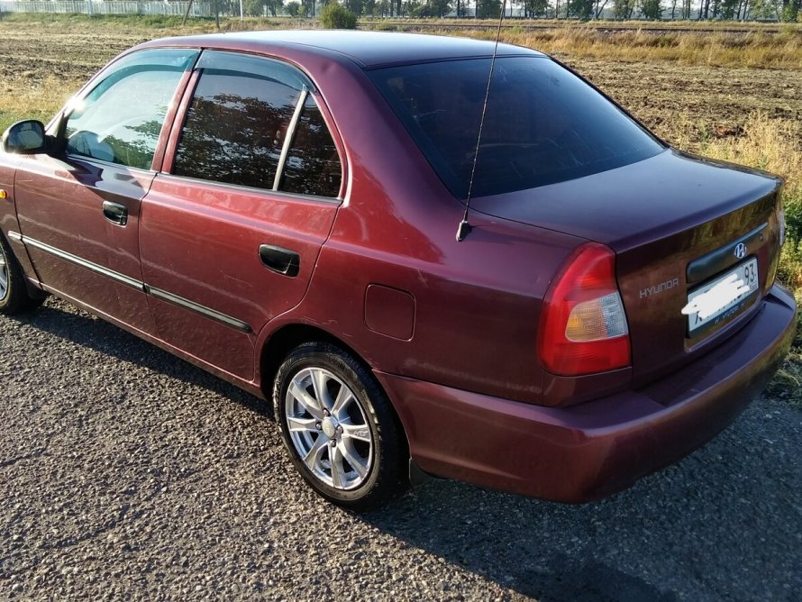 Hyundai Accent 06