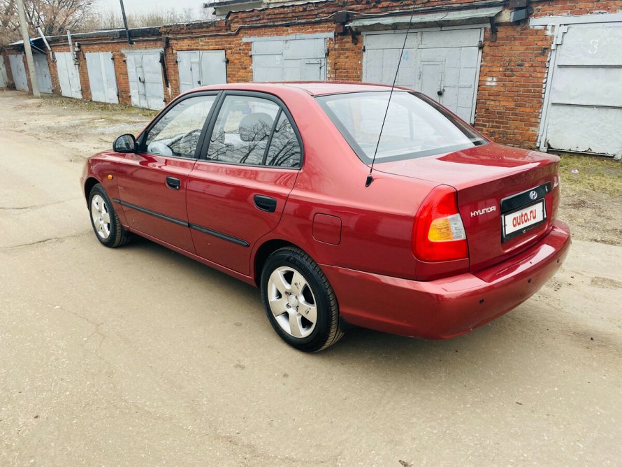 Hyundai Accent бордовый