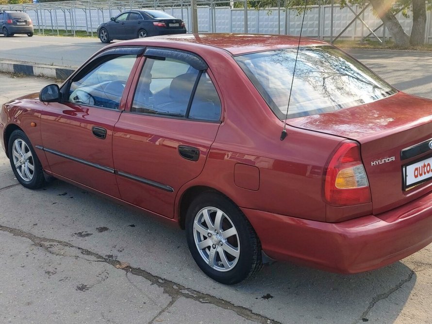 Акцент 2003 красный