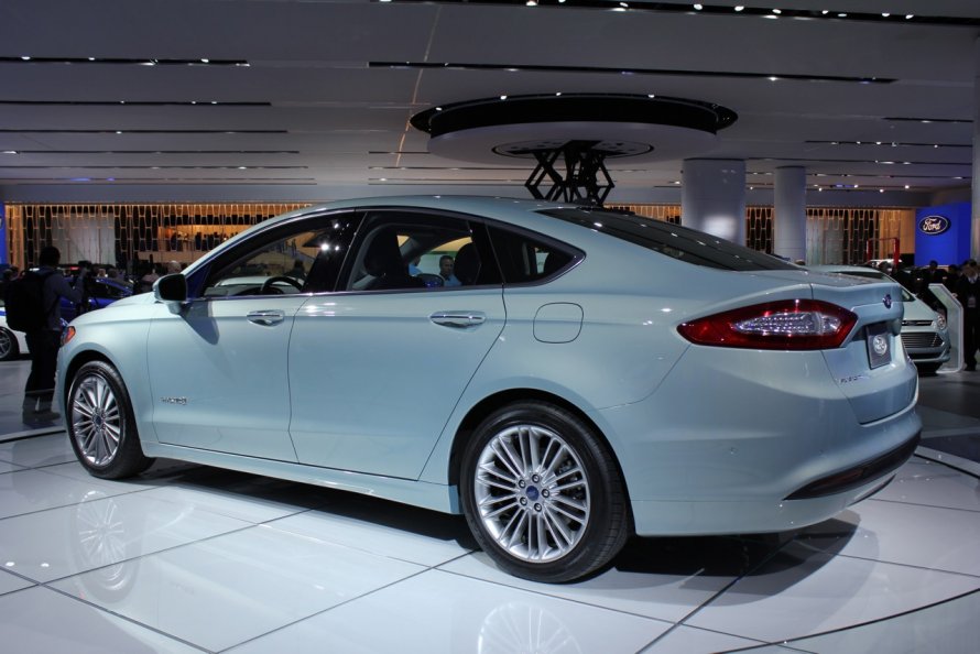 Ford Fusion седан 2013