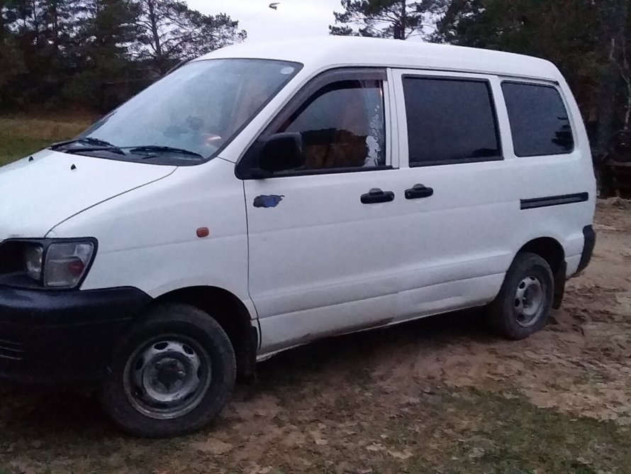 Toyota Town Ace Noah 2001