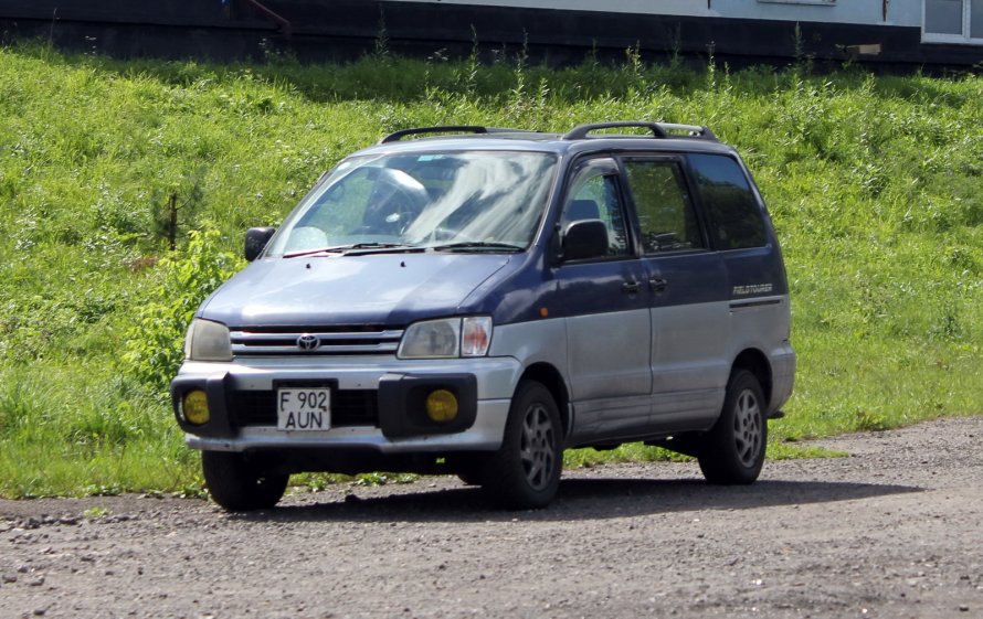 Toyota Town Ace Noah, 4 поколение