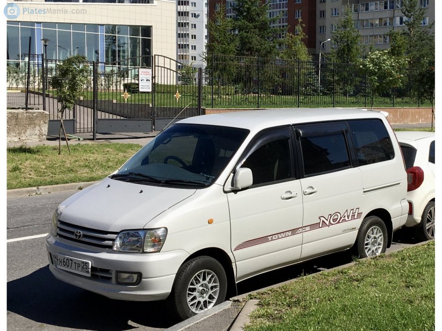 Toyota Town Ace Noah, 3 поколение