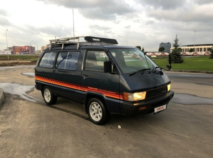 Toyota Town Ace 1