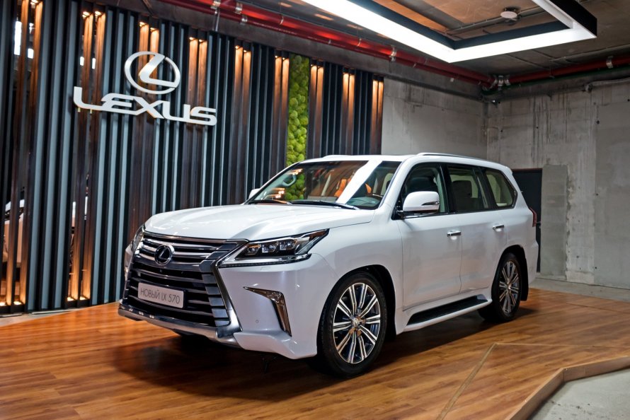 Lexus LX 570 черный Khann