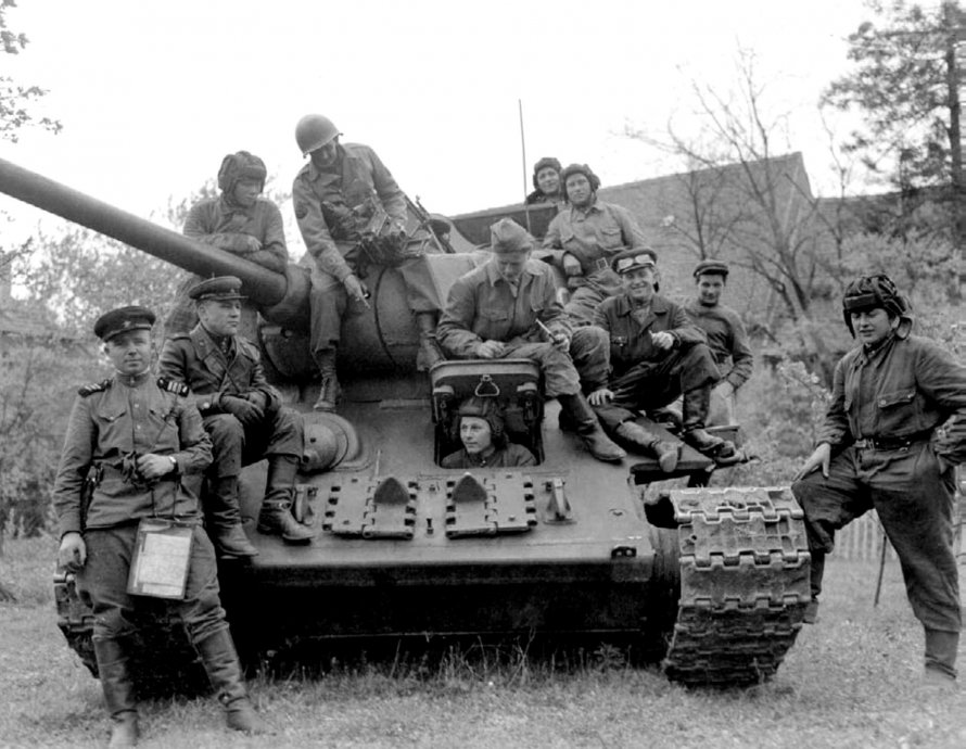 Экипаж танка т-34 85