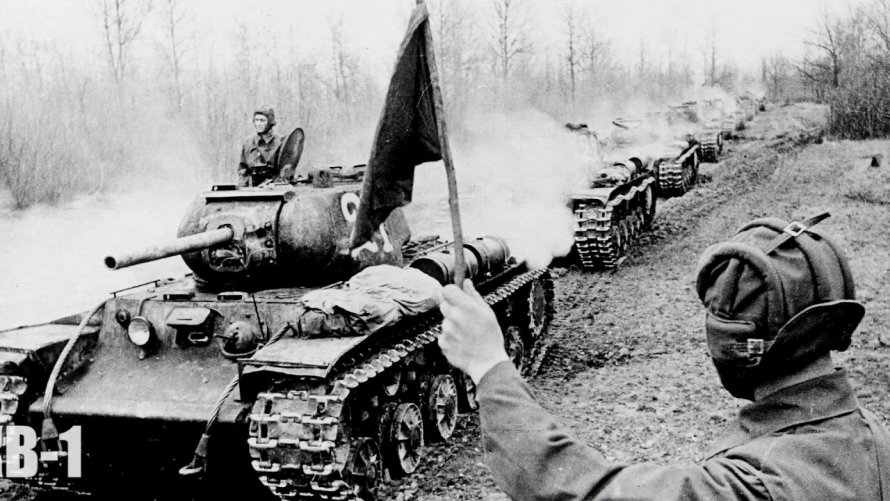 Кв-1 в бою