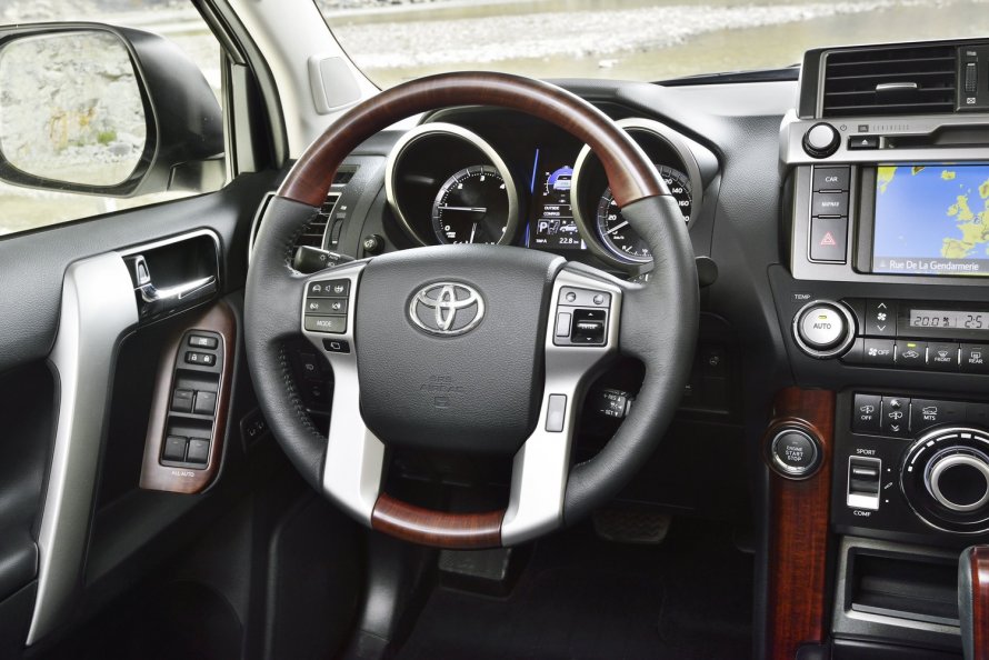 Toyota Land Cruiser Prado 2022 Interior