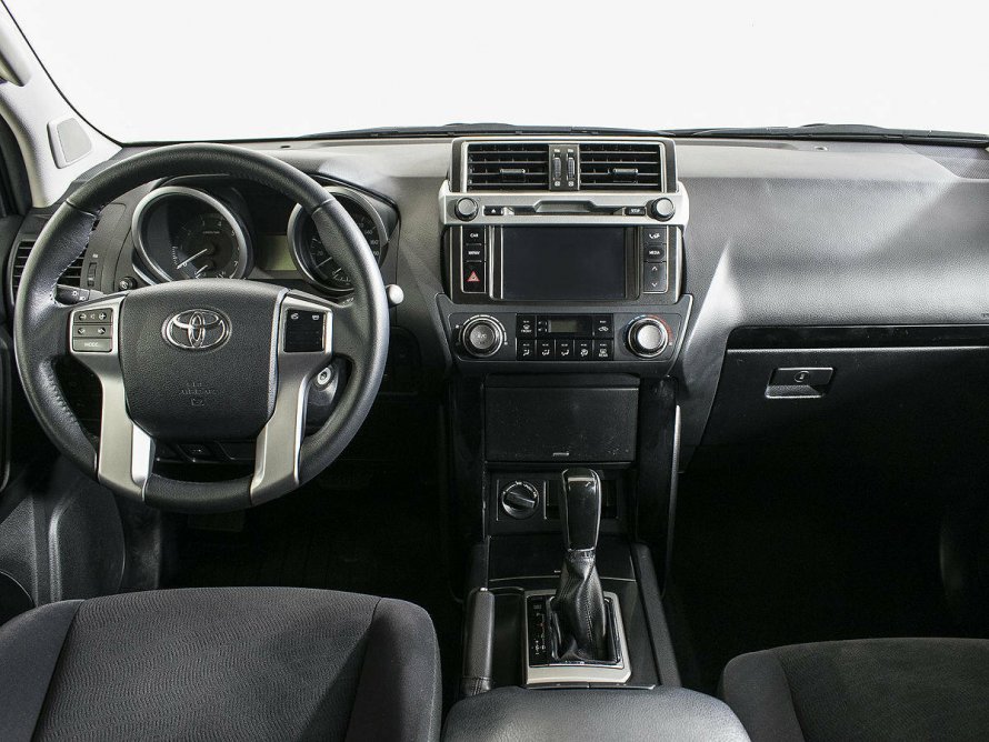 Toyota Land Cruiser Prado 2020 салон