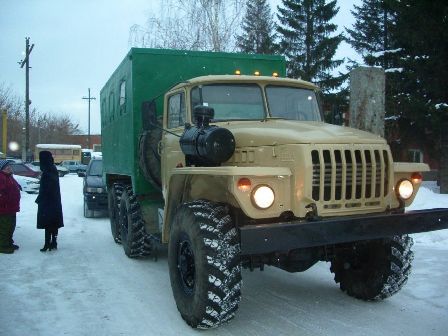 Длиннобазный Урал 4320 с кунгом