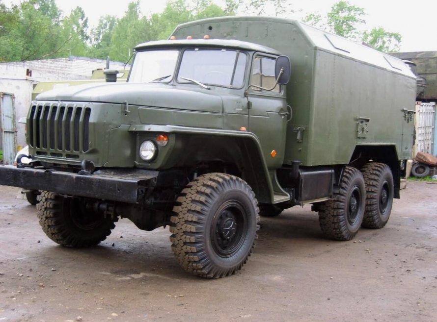 Армейский «Урал-4320» кунг
