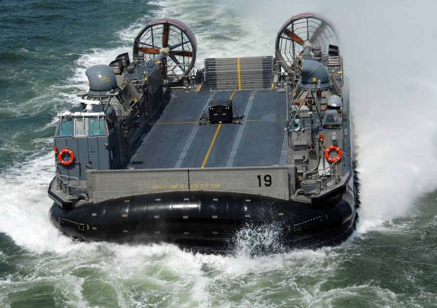 Американские десантные катера LCAC