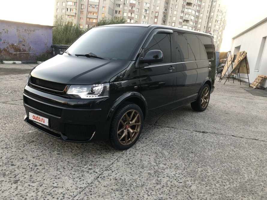 Volkswagen Multivan черный тонированный