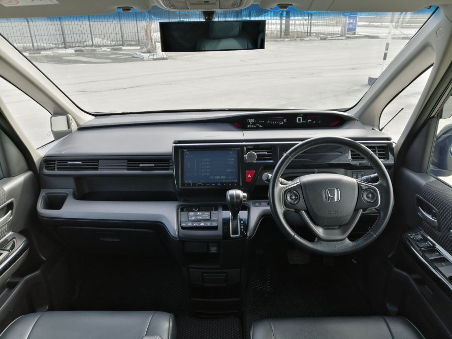 Honda Stepwgn spada 2,5