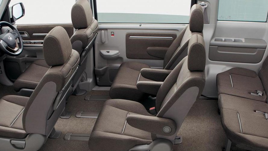 Honda Stepwgn spada салон
