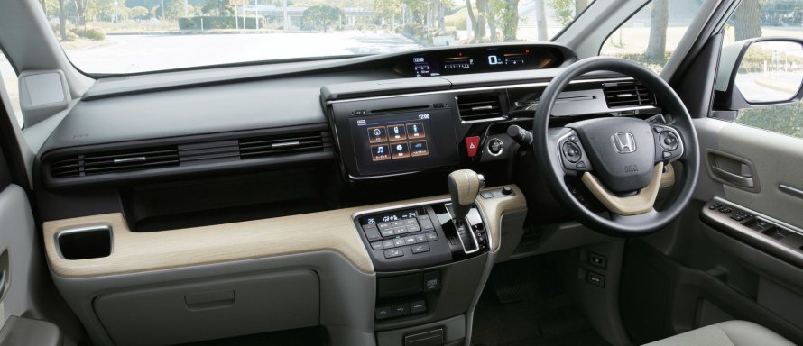 Honda Stepwgn 2017 салон