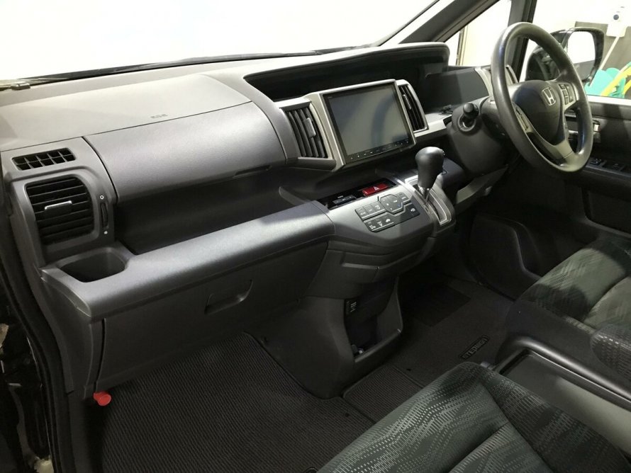 Honda Stepwgn IV Рестайлинг spada