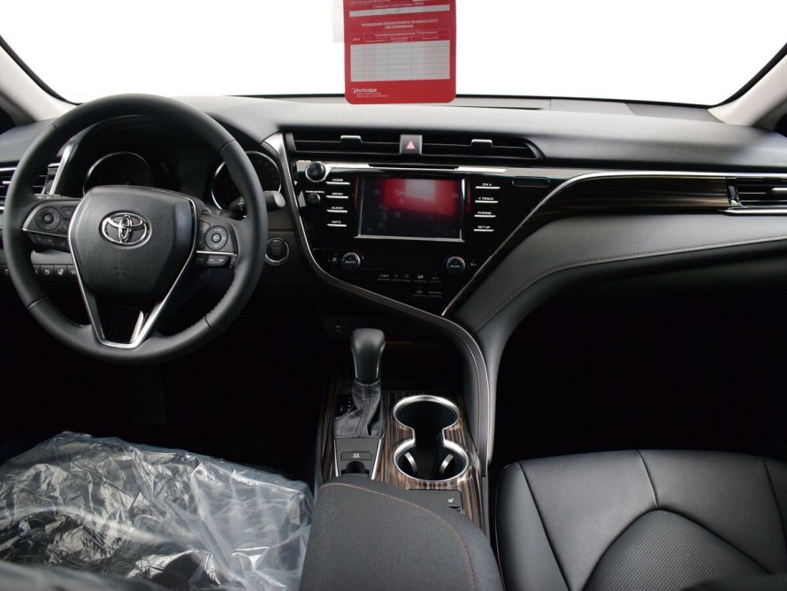 Toyota Camry VIII (xv70) новый седан