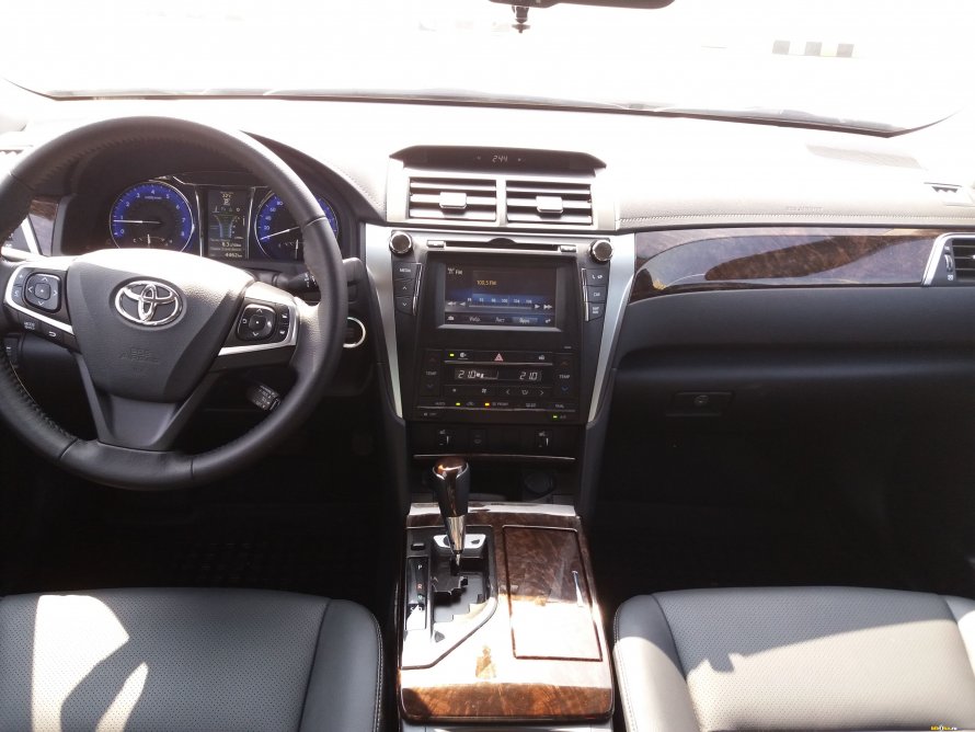 Toyota Camry Элеганс
