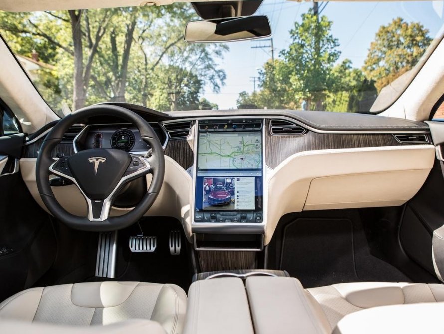 Tesla model s салон
