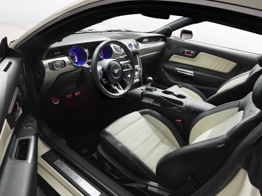 Ford Mustang 2015 салон