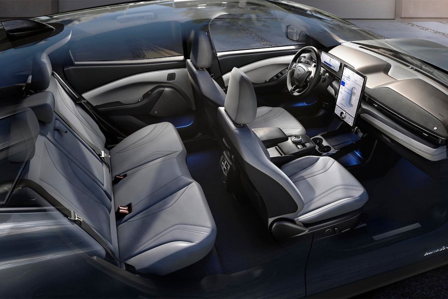 Ford Mustang 2021 салон