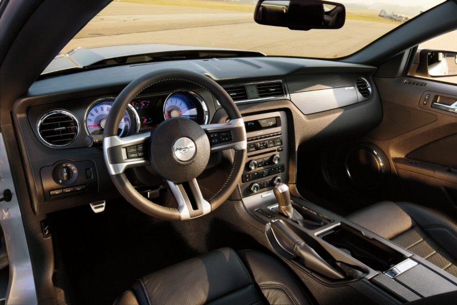 Ford Mustang 2012 Interior
