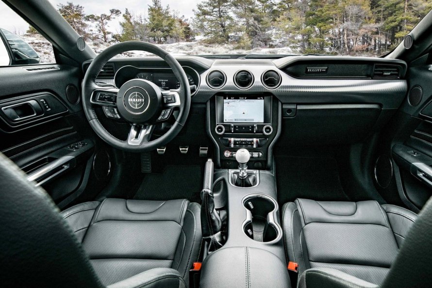 Ford Mustang 2019 салон