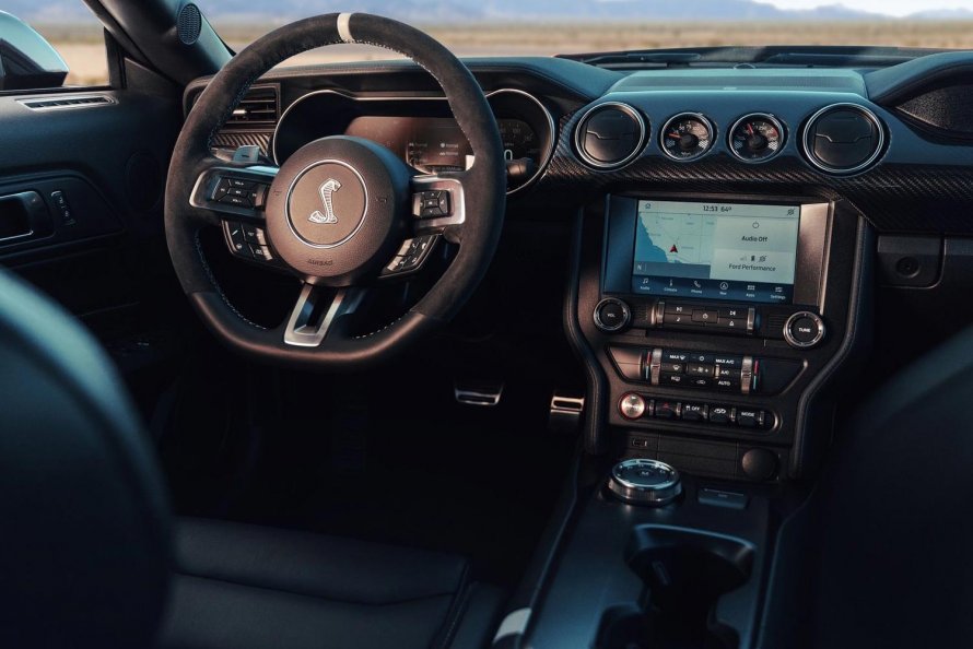 Ford Mustang gt 2020 салон