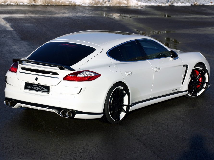 Машина Porsche Панамера