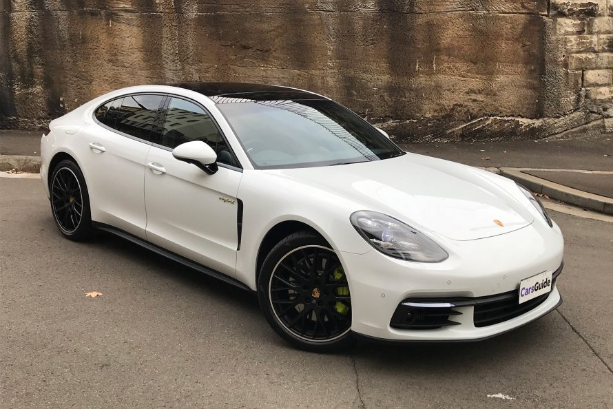 Порше Panamera 2018