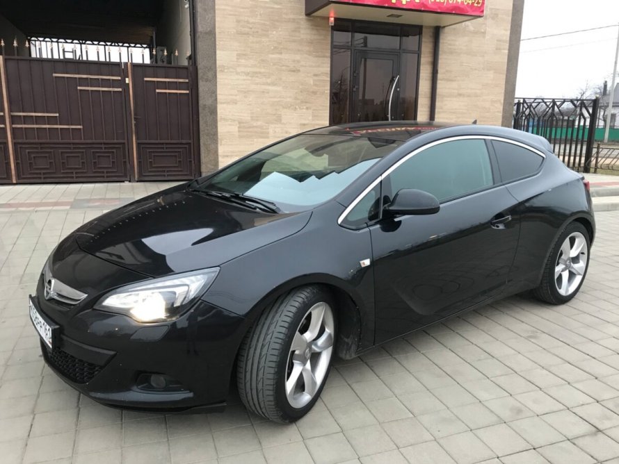 Opel Astra 2013 черный