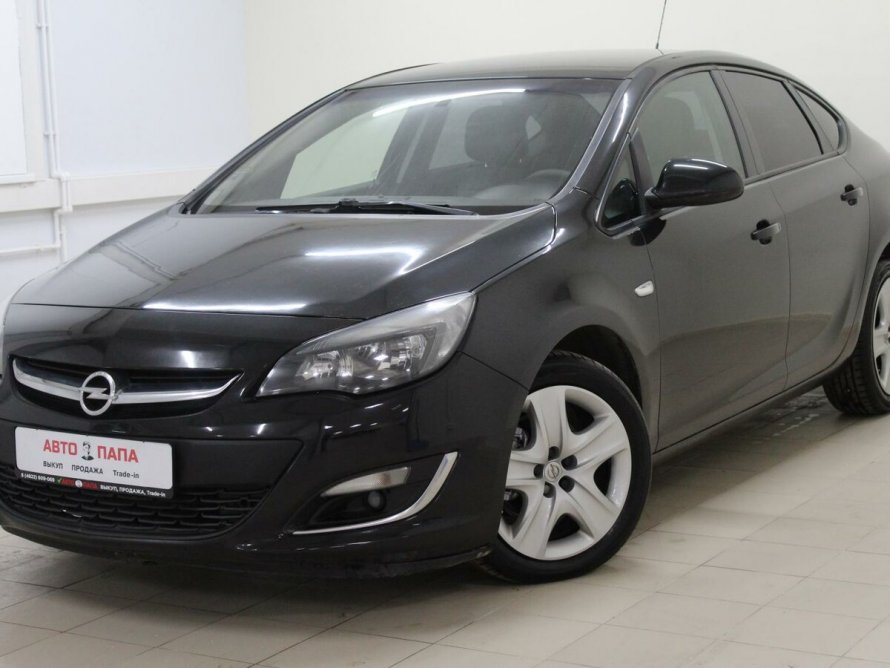 Opel Astra GTC черная
