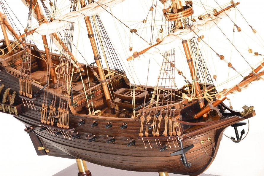 Галеон HMS Revenge