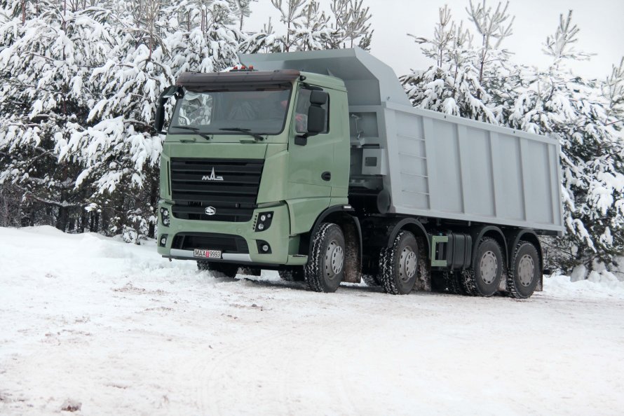 МАЗ 6516 тягач