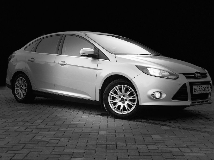 Ford Focus 2012 седан