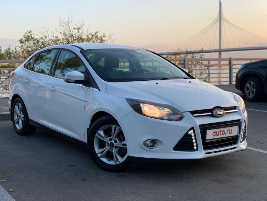 Ford Focus 2013 седан