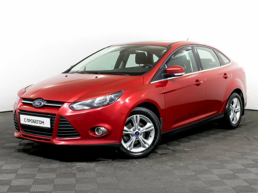 Ford Focus 3 седан красный