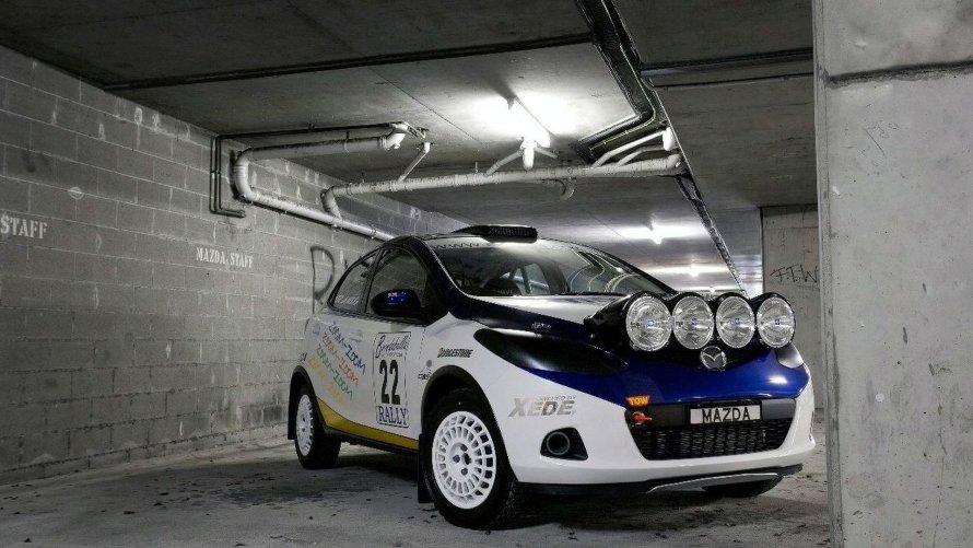 Modifikasi Mazda 2