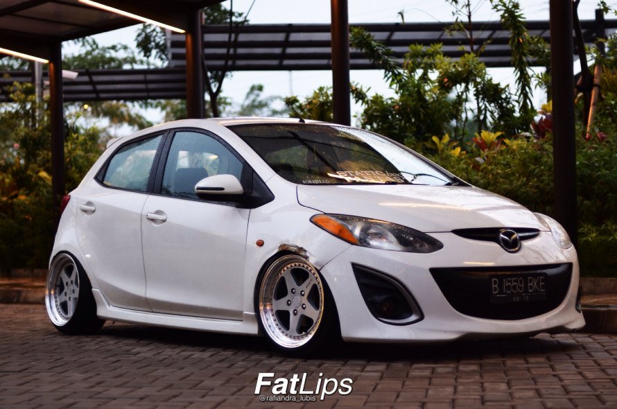 Mazda 2 Sport