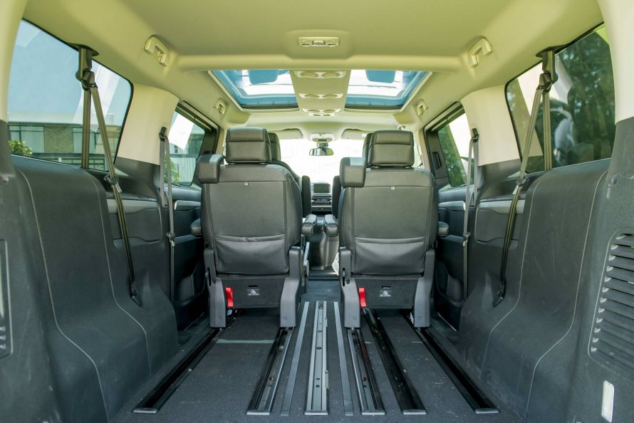 Peugeot Expert traveller салон