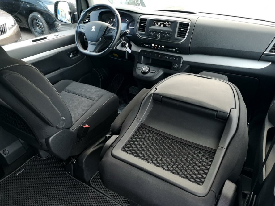 Peugeot traveller 4x4 Interior
