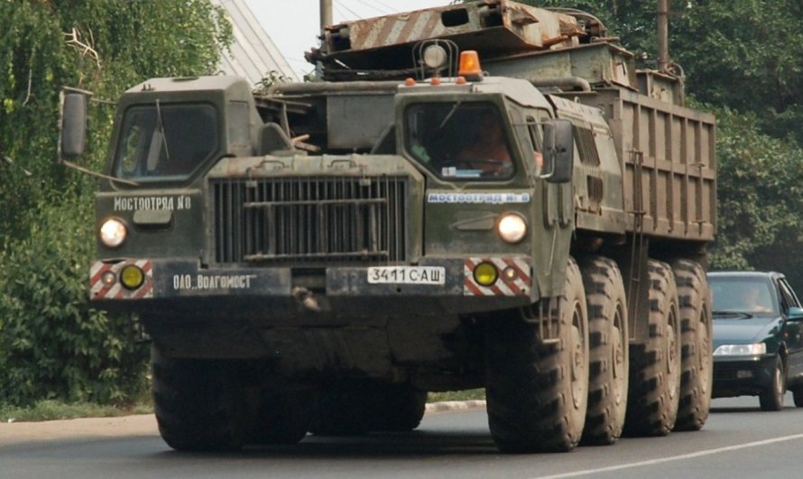 Тягач МАЗ 7310