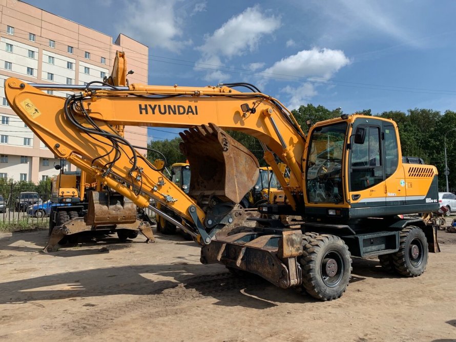 Экскаватор Hyundai r180w-9s