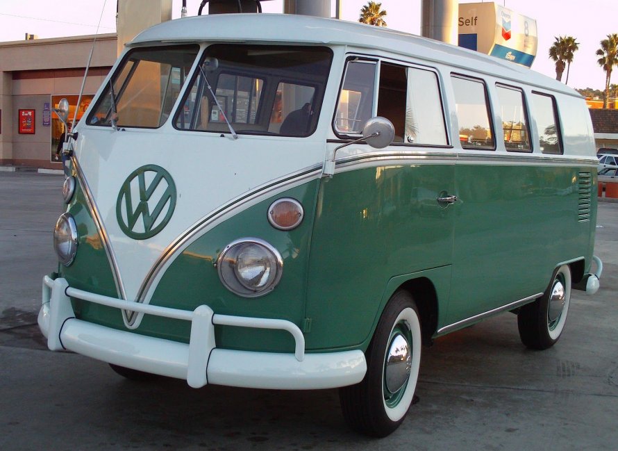 Автомобиль Volkswagen Bus